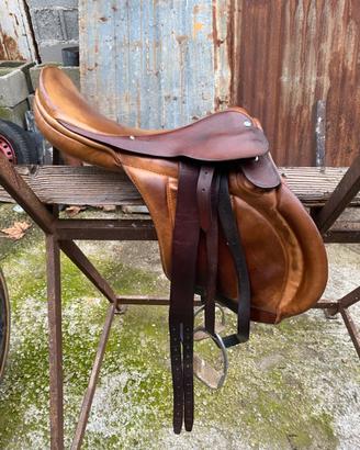Sella cavallo monta inglese
