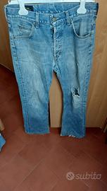 jeans marca Lee modello strappato