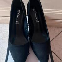 Scarpe a punta nere con tacco vera pelle