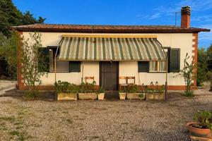 Casa indipendente di 100 m² con più di 5 locali a 