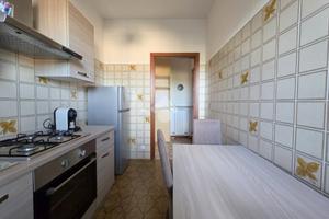 2 LOCALI A STREVI
