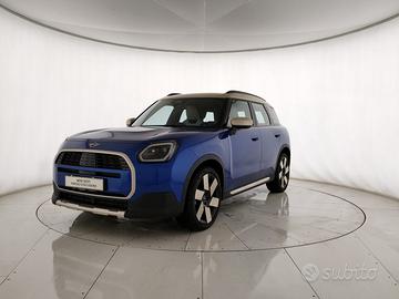 MINI Mini Countryman 2.0 48V D Favoured auto