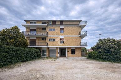 2 LOCALI A GIULIANOVA