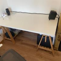 Scrivania IKEA a cavalletto