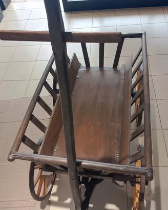 antico carretto in legno 