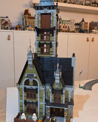 LEGO 10273  la casa stregata
a273
La casa stregata