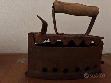 Ferro da stiro antico