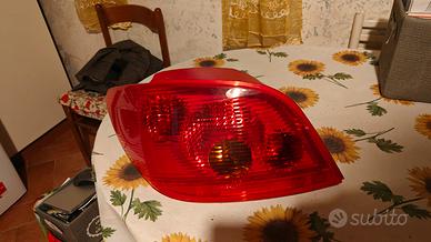 luce posteriore sinistra Peugeot 307 berlina 2002