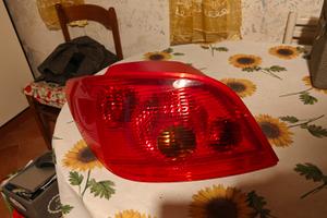 luce posteriore sinistra Peugeot 307 berlina 2002