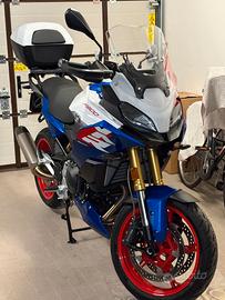 BMW XR 900