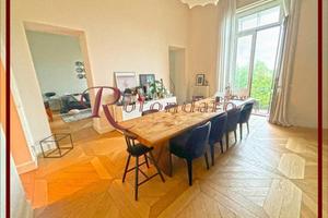 Appartamento di 260 m² con 5 locali e box auto dop