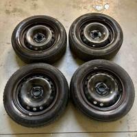 4 Cerchi in acciaio + gomme inv Grande Punto 199
