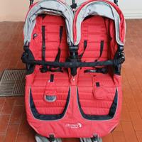 Passeggino gemellare con culla aggiuntiva