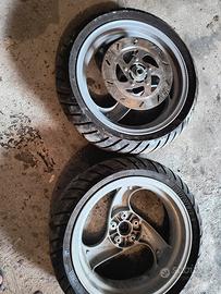 Cerchi e gomma da 13 per scooter  piaggio 