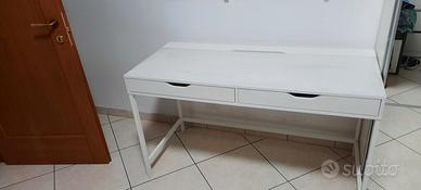 Scrivania ikea