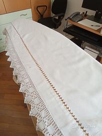 Completo da letto vintage con pizzo all'uncinetto.