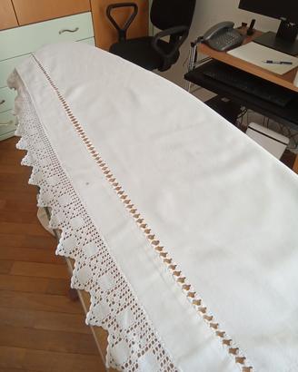 Completo da letto vintage con pizzo all'uncinetto.