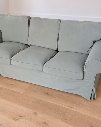Divano IKEA EKTORP 3 posti – mai utilizzato