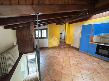 2 LOCALI A VAPRIO D'AGOGNA