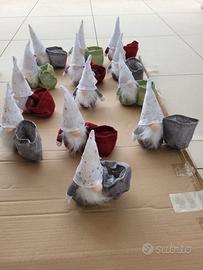 Piccoli gnomi alti 20 cm. porta pianta laterale