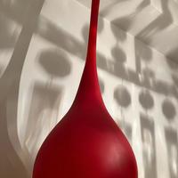 vaso in vetro rosso, misure cm.24 x 84----