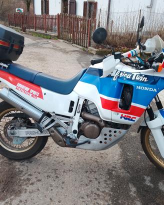 Moto .Honda Africa Twin anno 1991  km 4900.   Euro