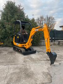 E275 - Escavatore JCB 8018