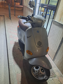 Vespa 50 et2 d'epoca iscritta asi