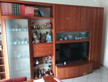 camera da letto e soggiorno +vetrinetta