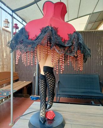 Lampada da tavolo GAMBE e CORSETTO stile Burlesque