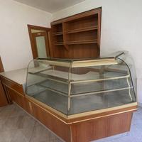 Bancone espositivo refrigerato +arredo
