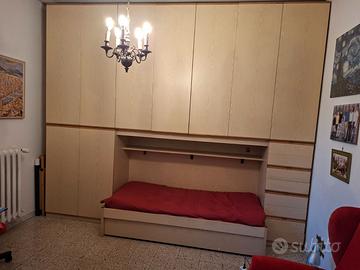 mobile armadio e letti singoli