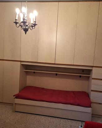 mobile armadio e letti singoli