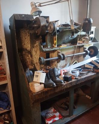 Macchina riparazione scarpe