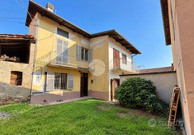 CASA SEMINDIPENDENTE A PRALUNGO