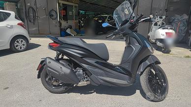 Piaggio Beverly 400 del 2024 USATO