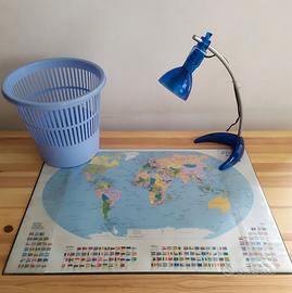 set scrivania lampada cestino tappeto