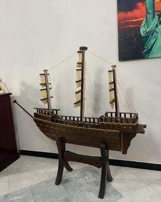 Barca a vela da esposizione