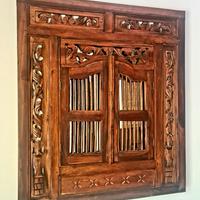 Specchiera finestra in vetro e legno con intarsi