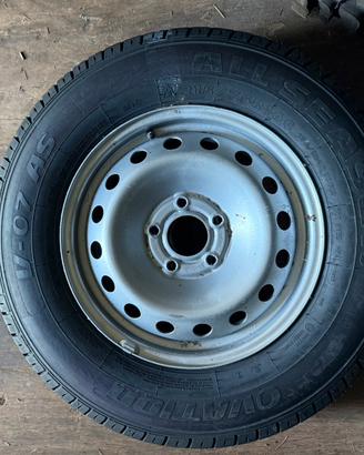 Set di cerchi e gomme OVATION 215/75/R16