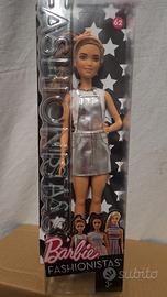 Barbie DYY92 fashionistas 62