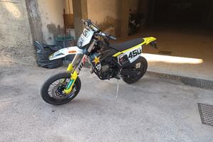 Moto Husqvarna FC 450 Rockstar Edition