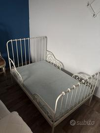 Letto in ferro battuto bianco allungabile