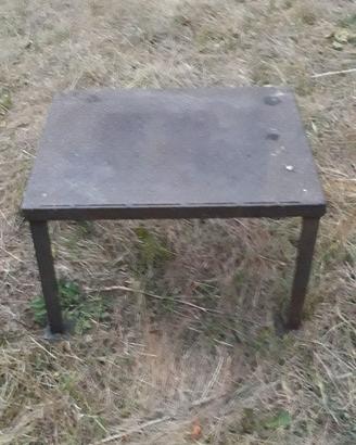 Supporti in ferro per fusti 50 e 200 l e sgabello