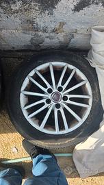 Cerchi in lega Fiat originali 16” con gomme usate
