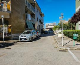 Box auto singolo al Parco due Pini