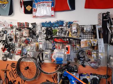 accessori e abbigliamento ricambi per bike e ebike