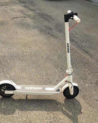 Ducati Monopattino Elettrico