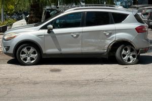 Auto Ford Kuga