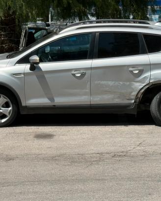 Auto Ford Kuga